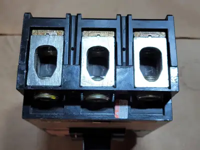 USED SQUARE D LAL364001027