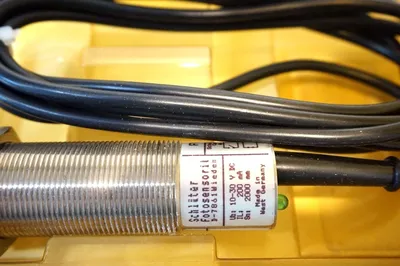 NEW SCHLUTER FMS-30-4U-01 PHOTOELECTRIC SENSOR FMS304U01