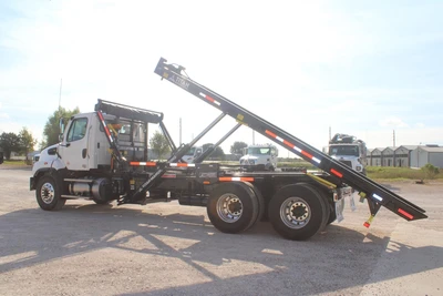 New | in-Stock 2027 FREIGHTLINER 114SD PLUS Rolloff Trucks Texas US | Roll Off Truck World #1507657