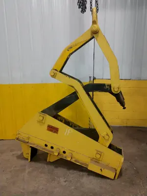 10,000 LB 5 TON ACCO MANSAVER MODEL G1616 SINGLE RIM VERTICAL COIL LIFTING TONG SCISSOR TYPE COIL LIFT: STOCK #14206