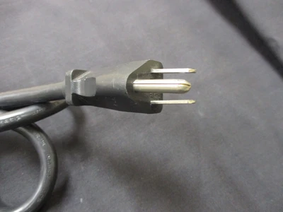 Used Black 100444 Used, Tested, and Working 6-Outlet Power Strip