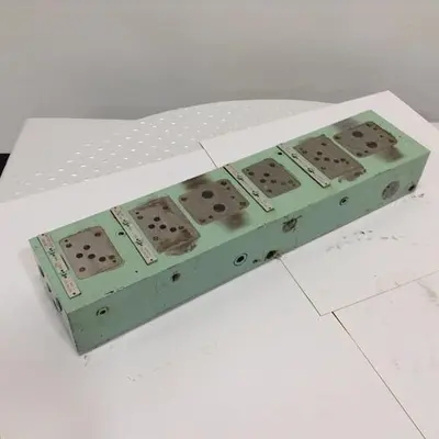 USED PARKER MANIFOLD712