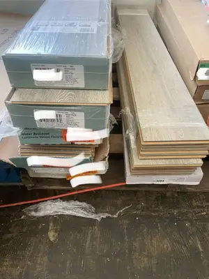 189.52 Square Feet of Silverton Oak Laminate Flooring