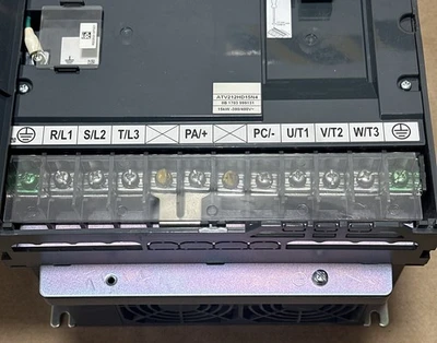 NEW Schneider Electric ATV212HD15N4