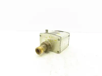 IFM SU8200 Ultrasonic Digital Flow Meter 0-100L/Min 24VDC