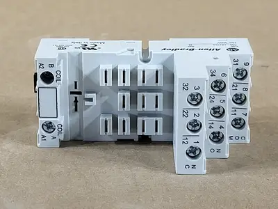 NEW ALLEN-BRADLEY 700-HN153