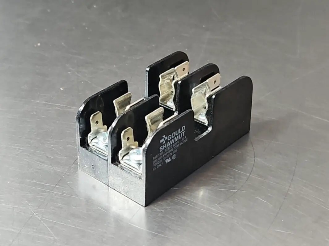 GOULD SHAWMUT 30322 FUSEHOLDER. Loc4B22