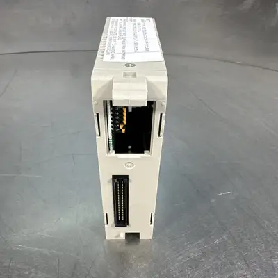 Omron C200H-ID215 Input Unit 24 VDC C200HID215 (BIN-1.3.4)