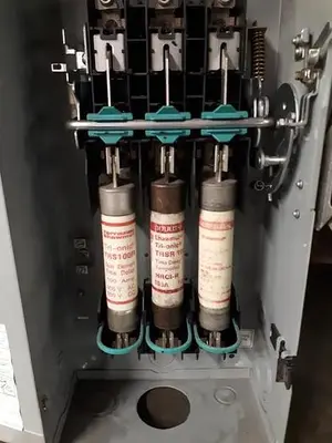 600V Electrical Disconnects & Switches