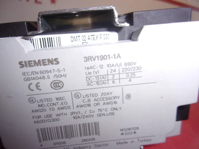 USED SIEMENS 3RV1021-1CA10 + 3RV1021-1EA10+ (3) 3RV1901-1A + 5S