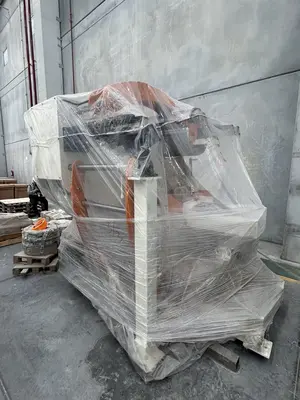 27"x 60" O.D X 11,000 Lbs Chuh Shin MLAT-700 Servo press feed line. New never used.