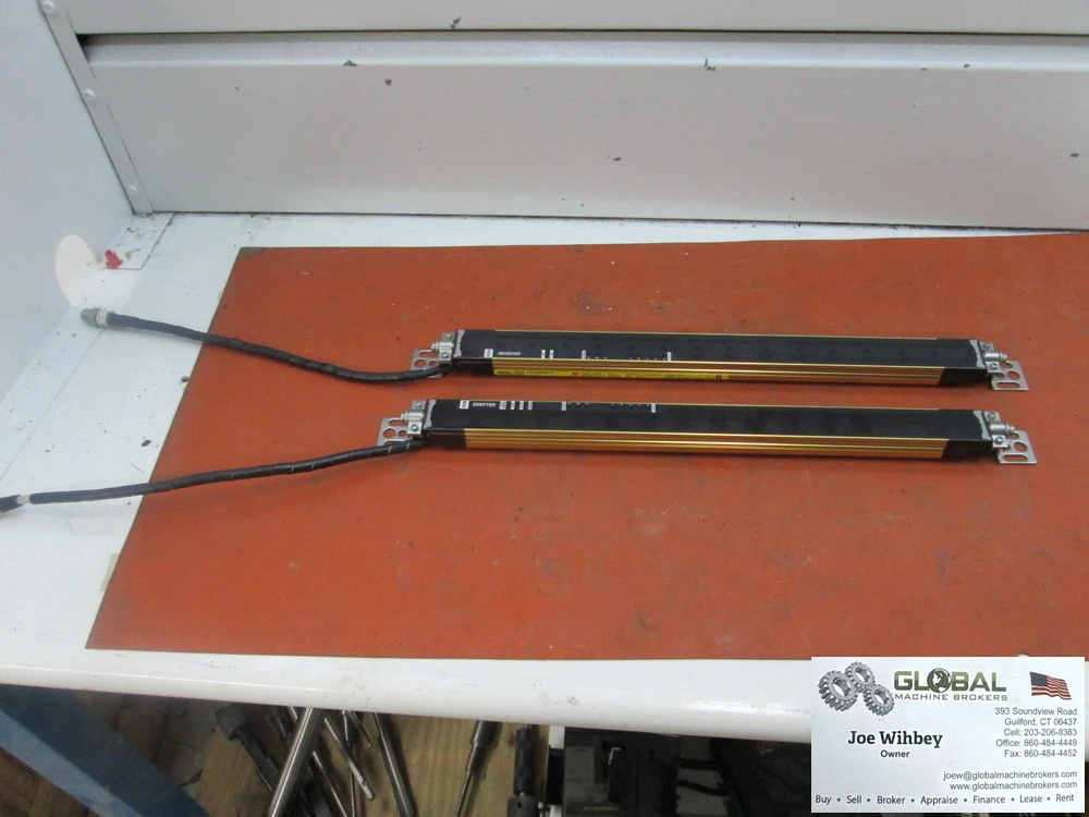 Omron F3SJ-A0395N30-L /D Receiver And Emitter Safety Light Curtain Type 4