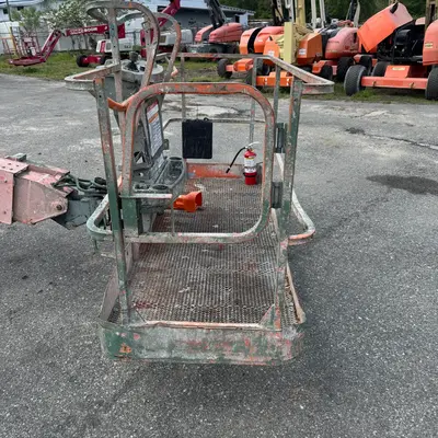 USED 2015 JLG 600S