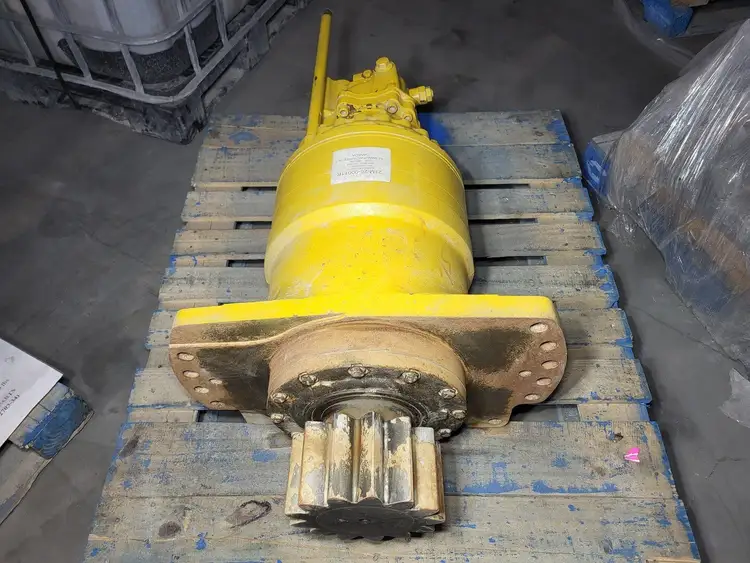Used KOMATSU 21M-26-00011R Parts British Columbia CA | Lenmark #271777