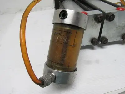 PHD R13R 8180-D Air Oil Tandem Rotary Actuator 180° Rotation 1-3/4" Shaft