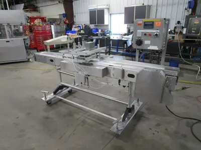 Conveyor with Wirecut