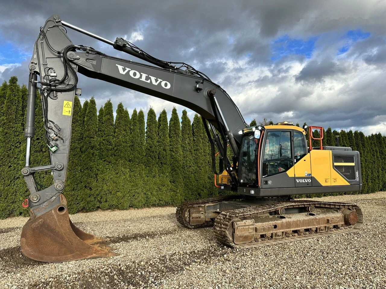 USED 2015 Volvo EC300