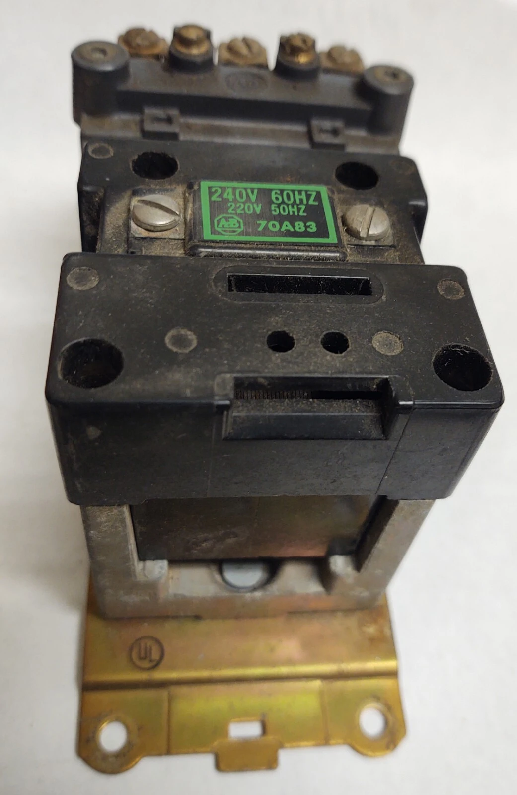 Allen-Bradley 702AOA92  70A83 Size 0 Motor Lighting Contactor 18A 240 Volt Coil