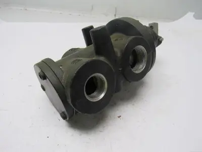 Norgren D1035C-MK 3/2 (3 way) Poppet Valve 3/4" Ports