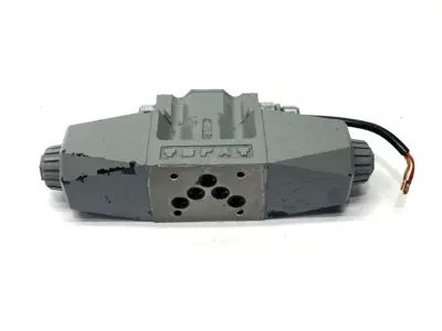USED TOKIMEC DIRECTIONAL CONTROL VALVE