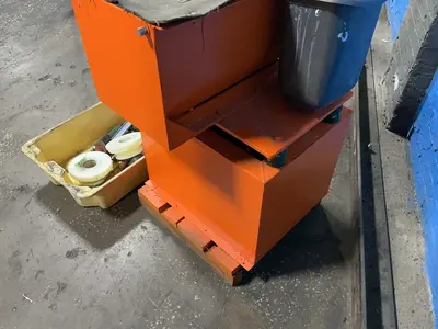 Used C & M CLEANING SYSTEMS 300 Vibratory Machines Ohio US | HGR 24 #1280593