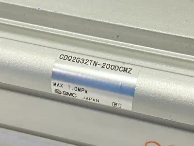 CDQ2G32TN-200DCMZ | SMC  Pneumatic Cylinder 32mm Bore 200mm Stroke - Used
