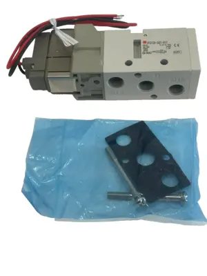 NEW SMC VF3130-561-01T SOLENOID VALVE VF31305G101T