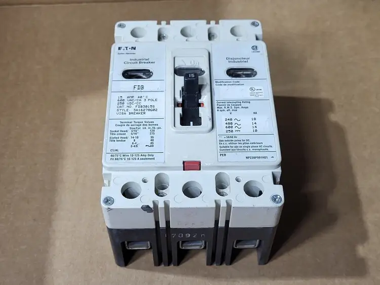 Used EATON CUTLER-HAMMER FDB3015S Switchgears British Columbia CA | Lenmark #477717