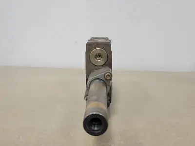 Hydraulic Valve 1235-10701