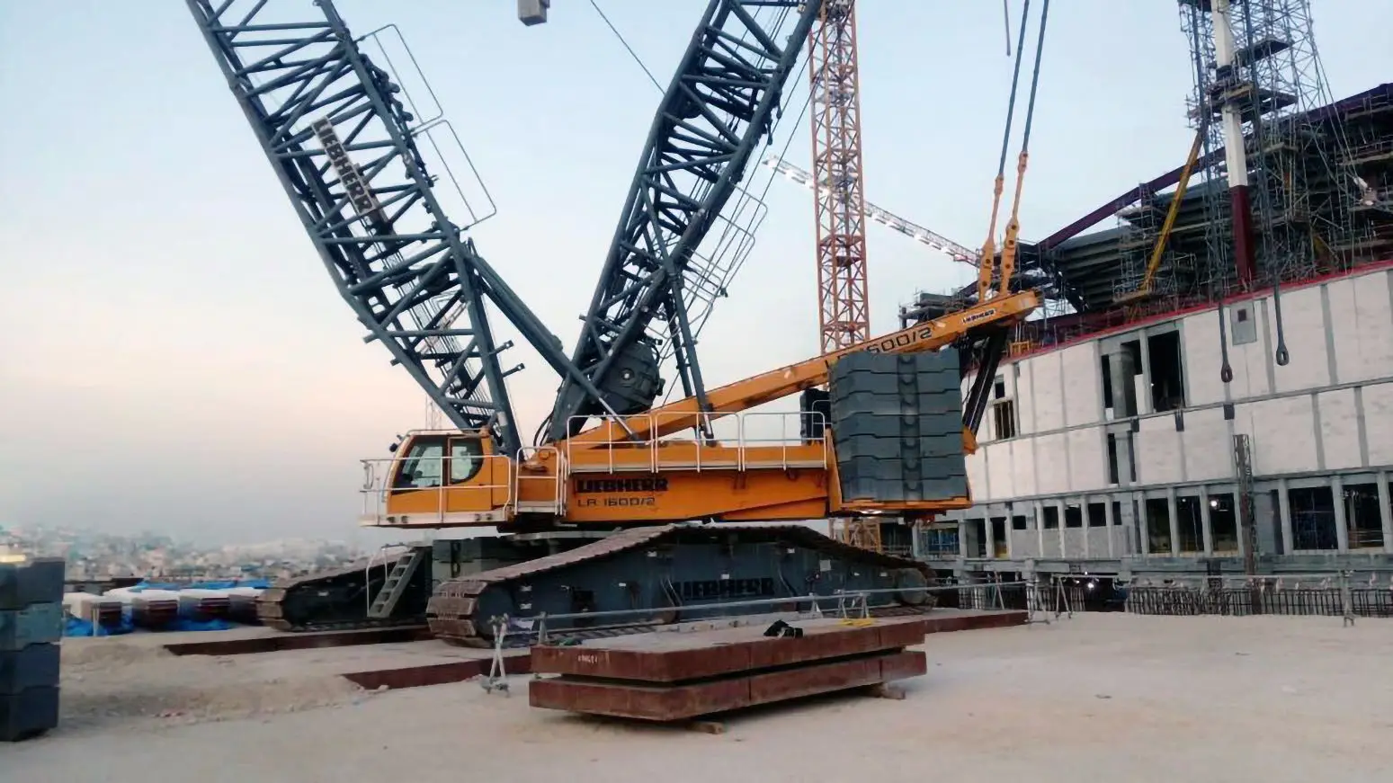 Used 2011 LIEBHERR LR 1600/2 Crawler Cranes Texas US | Uriquip #1421133