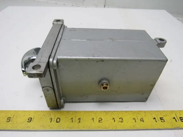 Devco Showa EA-8 HUR Manual One Shot Lubrication Pump W/Aluminum Reservoir