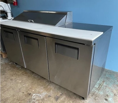 75-0169 True TSSU-72-12 72'' Self Contained Refrigerated Sandwich Prep Station