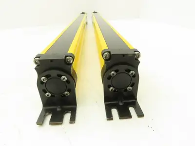 440L-P4J0640YD Guardshield Safety Light Curtain Transmitter/Receiver Set
