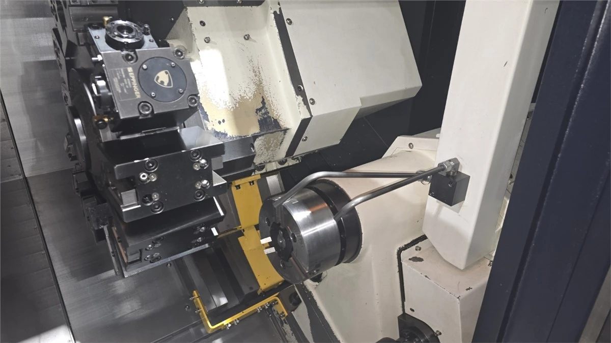 USED HWACHEON HI-TECH 230BL YSMC