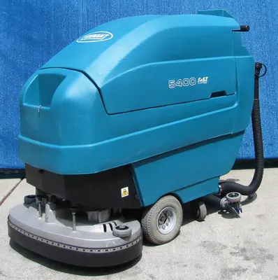 USED TENNANT M5400