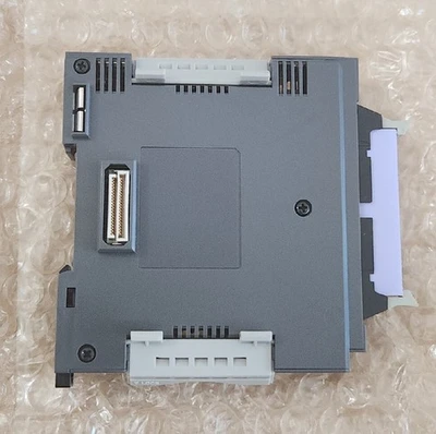 NEW KEYENCE KV-C32X
