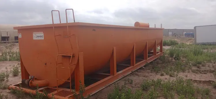 Used ROUND BOTTOM OPEN TOP 250 BBL FRAC TANK WITH GAS BUSTER Carbon Steel Tanks US | Bx Tank Supply #1094662