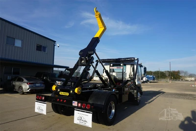 Used 2027 ISUZU FVR Hooklifts & Roll-Offs Texas US | Roll Off Truck World #1491763