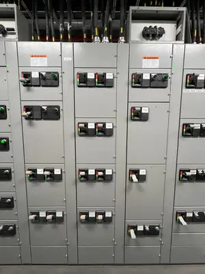 Advantage 2100 MCC, 600V, 3-Ph, 1200A, 7 Sections