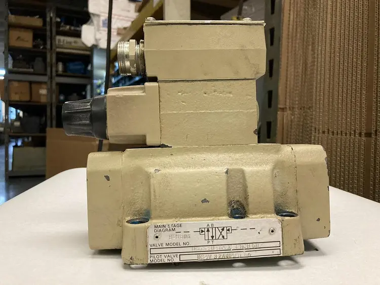 Used VICKERS DG4V-3-2A-M-W-B-40 Solenoid Valves Ohio US | Surplus Asset Holdings #1226050