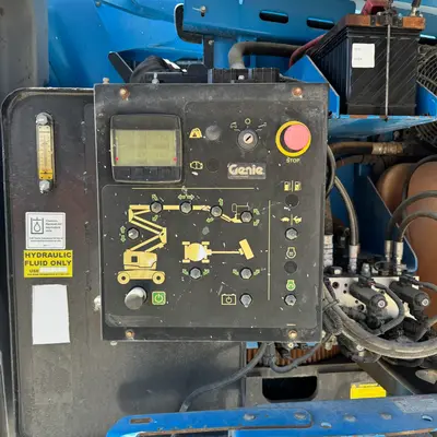 USED 2015 Genie Z-62/40