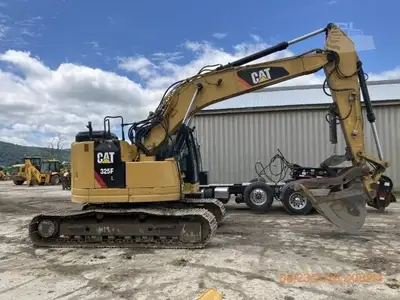 Used 2017 CATERPILLAR 325FLCR Crawler Excavators New York US | Beck Equipment #1509283