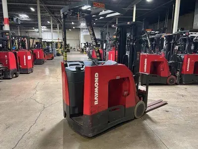 Used 2016 RAYMOND 425C35TT 3-Wheel Stand up Electric Counterbalance Forklifts Illinois US | Somerset Equipment Sales #1546203