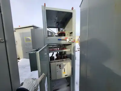600 Amp 4160 Volts disconnect with capacitor and overload relay protection