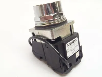 NEW SIEMENS PUSH TO TEST PILOT LIGHT