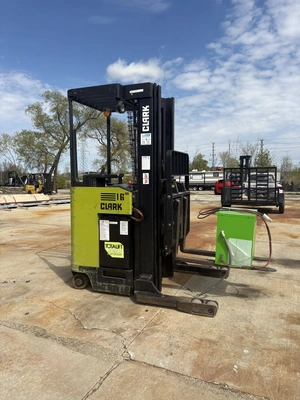 USED 2007 CLARK NPR20