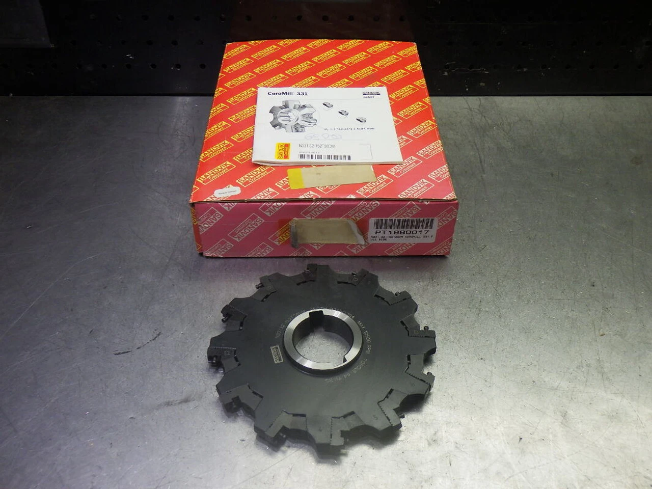 Sandvik 6" (.311-.394") Indexable Slot Mill 1.5" Arbor N331.32-152T38DM (LOC578B)