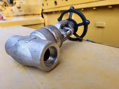 1" Class 800 Gate Valve API 602