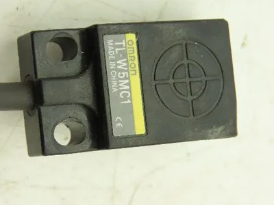 Omron TL-W5MC1 Inductive Proximity Sensor 3 Wire Lot of 6