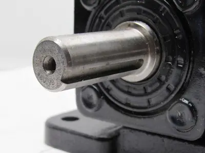 Winsmith E17XDVS2X000DN 20:1 .940Hp 87.5 Output RPM Right Angle Gear Reducer